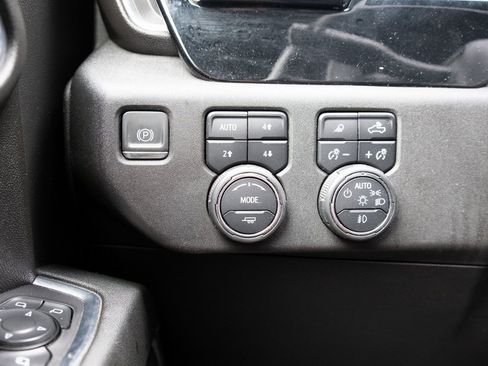 Used 2024 Chevrolet Silverado 1500 LTZ image 10