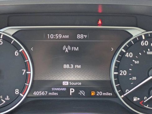 Used 2024 Nissan Rogue SV FWD image 13