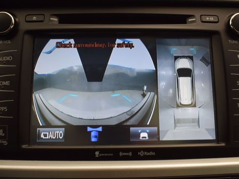 Used 2017 Toyota Highlander Limited Platinum image 24