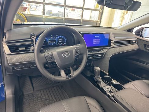 Used 2026 Toyota Camry XLE image 15