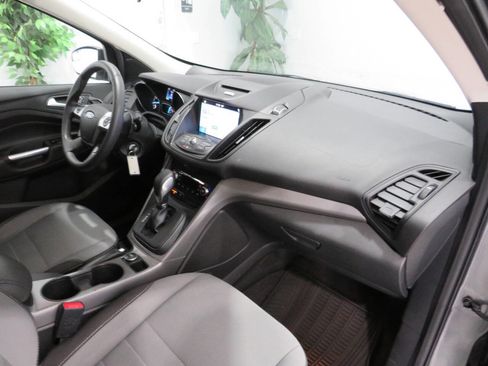 Used 2016 Ford Escape SE w/ Equipment Group 201A AWD/4WD image 11