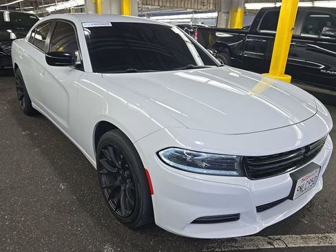 Used 2023 Dodge Charger SXT w/ Cold Weather Package RWD image 4