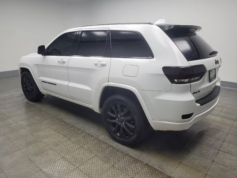 Used 2018 Jeep Grand Cherokee Altitude image 3