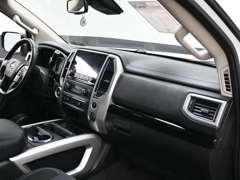Used 2021 Nissan Titan SV w/ SV Convenience Package RWD image 33