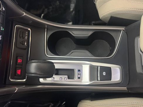 Used 2019 Subaru Ascent Premium AWD/4WD image 15
