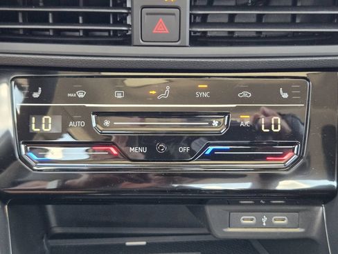New 2027 Volkswagen Jetta SE FWD image 21