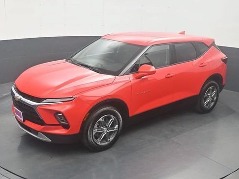 Used 2025 Chevrolet Blazer LT FWD image 20