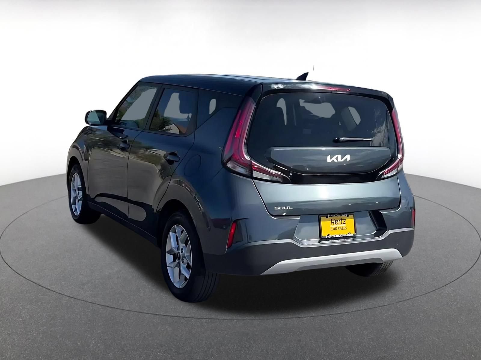 Used 2025 Kia Soul LX w/ LX Technology Package FWD image 10