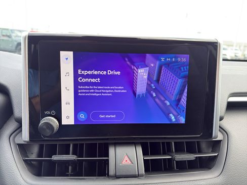 Used 2025 Toyota RAV4 XLE FWD image 16