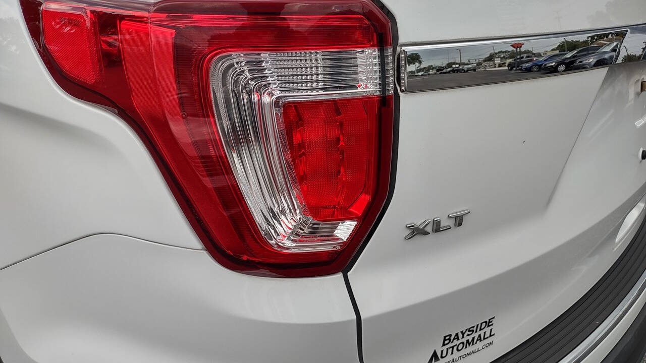 Used 2018 Ford Explorer XLT w/ Equipment Group 201A AWD/4WD image 39