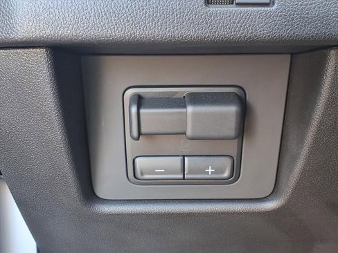 Certified 2025 GMC Canyon AT4 w/ AT4X AEV Edition image 9