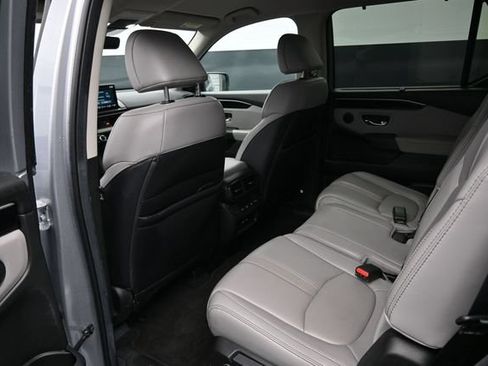 Certified 2024 Honda Pilot EX-L image 17