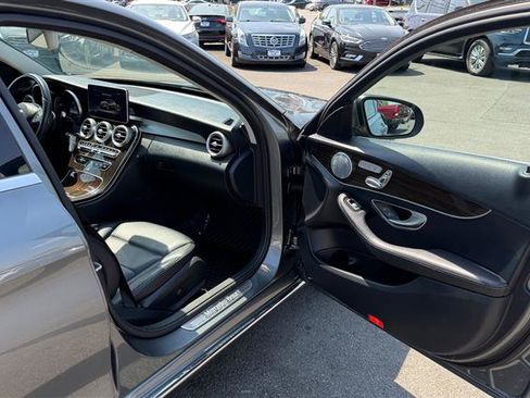 Used 2017 Mercedes-Benz C 300 4MATIC Sedan image 33