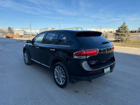 Used 2013 Lincoln MKX FWD image 5