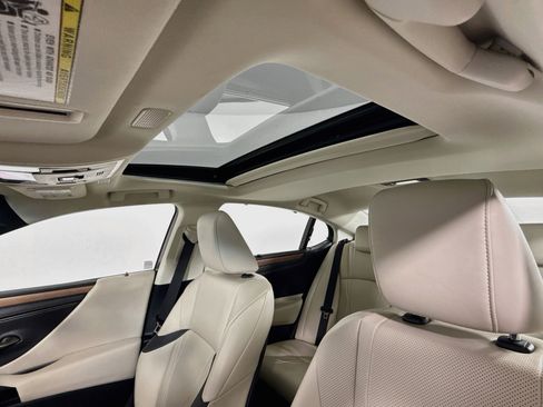 Used 2025 Lexus ES 300h Ultra Luxury w/ Accessory Package (Z2) FWD image 14
