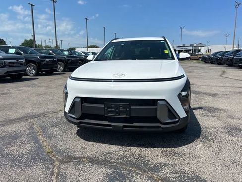 Used 2025 Hyundai Kona SEL FWD image 8