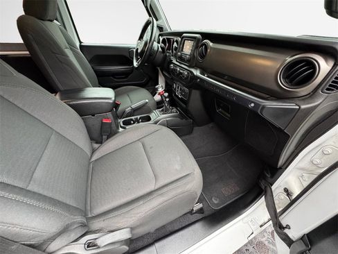 Certified 2020 Jeep Wrangler Sport image 28