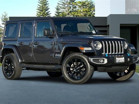 Used 2023 Jeep Wrangler Unlimited Sahara w/ Cold Weather Group image 2