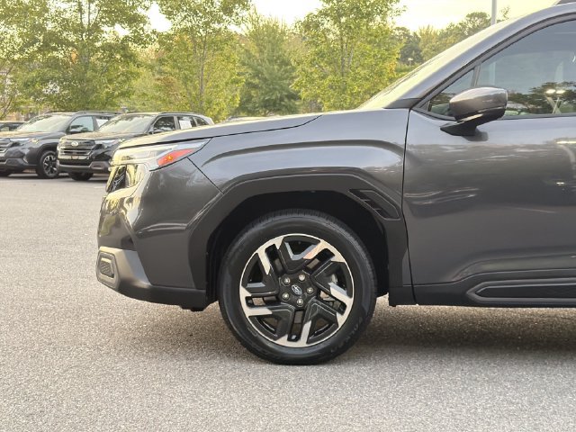 Used 2025 Subaru Forester Limited w/ Popular Package #2 AWD/4WD image 9