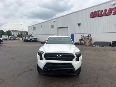 Used 2024 Toyota Tacoma SR RWD image 2