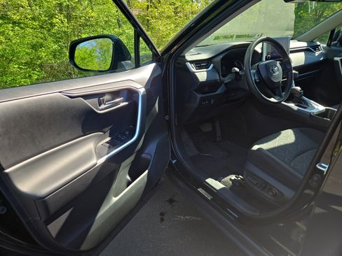 Used 2024 Toyota RAV4 XLE image 11