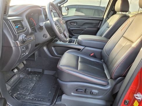 Used 2024 Nissan Titan PRO-4X w/ Pro-4x Convenience Package image 5