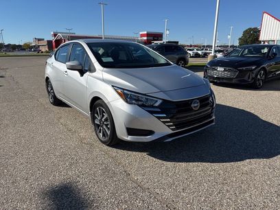 New 2025 Nissan Versa SV w/ Trunk Package