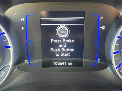 Used 2018 Chrysler Pacifica Touring-L w/ Premium Audio Group image 13