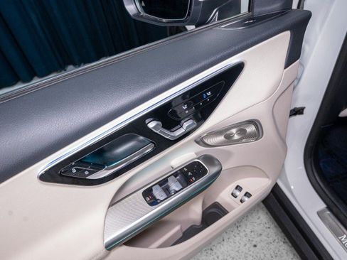 New 2026 Mercedes-Benz GLC 350e 4MATIC image 11