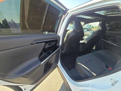 Used 2025 Toyota bZ4X FWD image 15