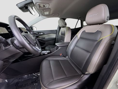 Used 2025 Chevrolet Trax ACTIV w/ Driver Confidence Package image 22