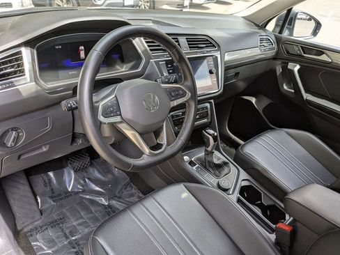 Used 2024 Volkswagen Tiguan SE AWD/4WD image 14