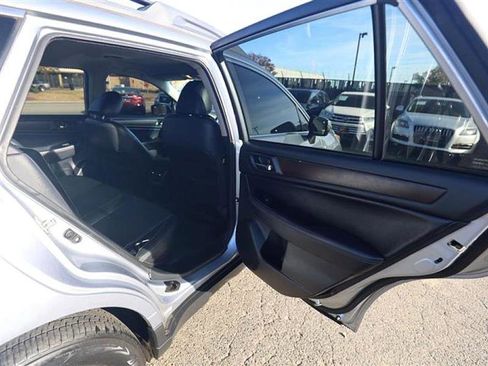 Used 2015 Subaru Outback 2.5i Limited image 16
