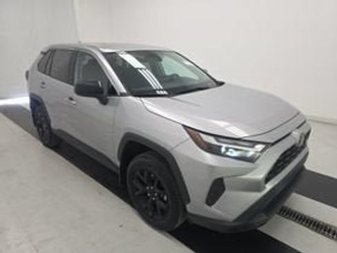 Used 2024 Toyota RAV4 LE FWD image 3