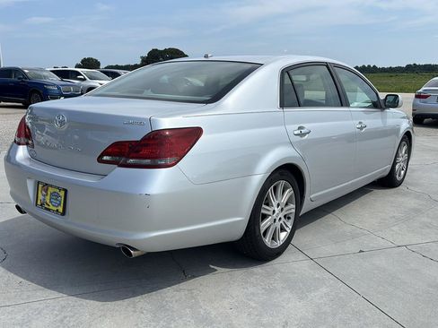 Used 2009 Toyota Avalon Limited FWD image 4