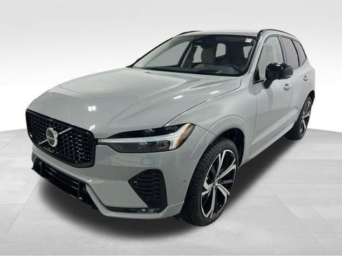Used 2025 Volvo XC60 B5 Ultra w/ Protection Package Premier image 4