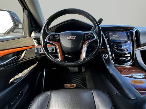 Used 2016 Cadillac Escalade ESV Luxury AWD/4WD image 10