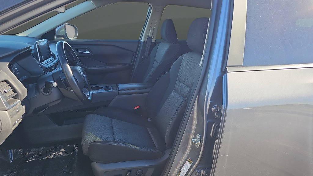 Used 2025 Nissan Rogue SV AWD/4WD image 9