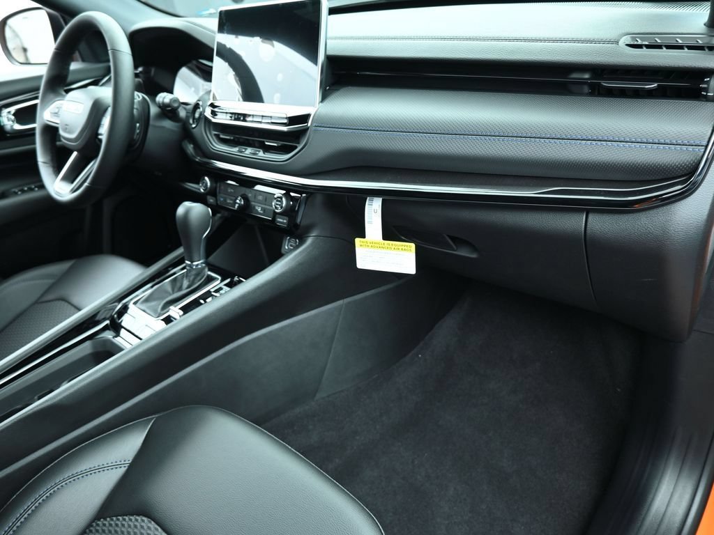New 2026 Jeep Compass Latitude AWD/4WD image 37