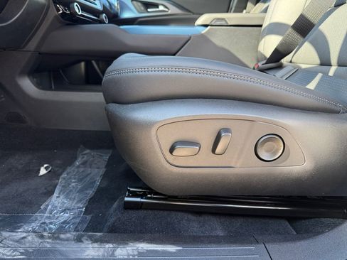 New 2026 Chevrolet Equinox EV LT FWD image 17