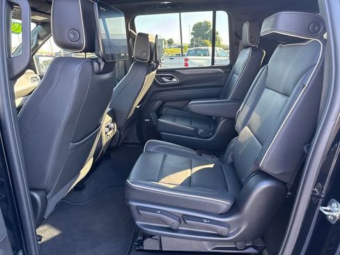 Used 2023 GMC Yukon XL SLT image 25