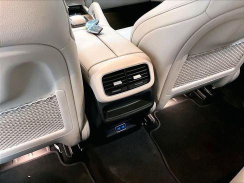 Used 2025 Mercedes-Benz GLE 350 4MATIC image 35