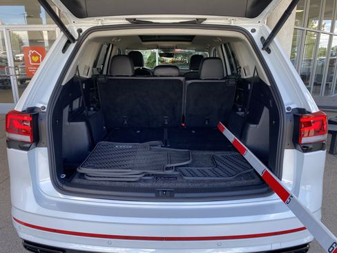 Certified 2023 Volkswagen Atlas SEL R-Line AWD/4WD image 18