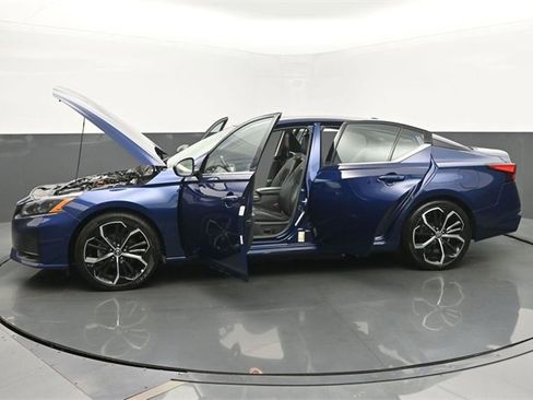 Used 2023 Nissan Altima 2.5 SR image 55