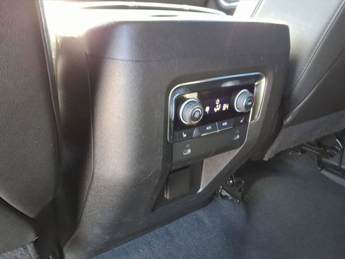 Used 2022 Chevrolet Suburban Z71 w/ Luxury Package image 34