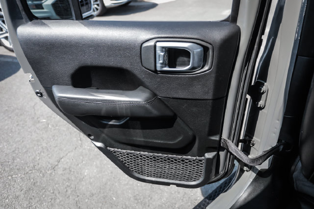 Used 2021 Jeep Wrangler Unlimited Sahara AWD/4WD image 46