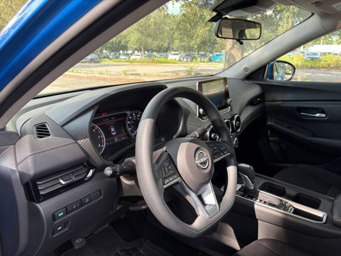 Used 2025 Nissan Sentra SV FWD image 33