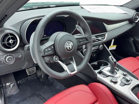 New 2025 Alfa Romeo Giulia image 13