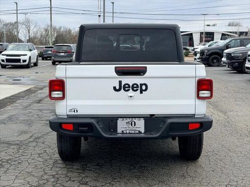 Certified 2025 Jeep Gladiator Sport image 4