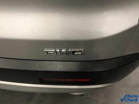 Used 2019 GMC Acadia SLT image 16